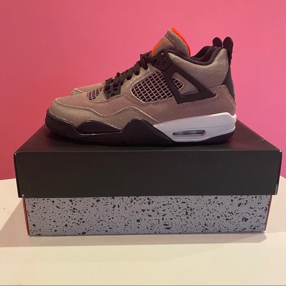 Jordan 4 Taupe Haze 🤎 - Picture 4 of 9